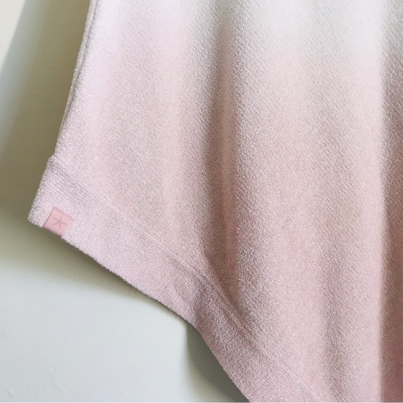Barefoot Dreams CozyChic Ultra Lite Ocean Breeze Poncho White Pink Ombre O/S - Picture 8 of 12